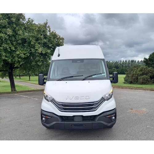IVECO Daily Panel Van MWB High Roof Automatic